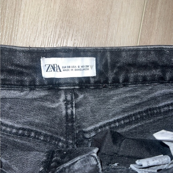 ZARA Women's Cut Off Denim Jean Shorts Washed Black High Rise Size 6 - Picture 4 of 5